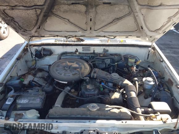 ✅ 1985 Toyota Pickup Deluxe • VIN: JT4RN56D3F0130668 • Lot: 43530597. Wystawiony na IAAI z przebiegiem 104 289 mil. Bezpłatny archiwum sprzedaży aukcyjnych z USA i szczegółowy raport historii pojazdu na DreamBid. Zdjęcie 10.