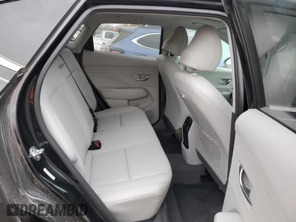 ✅ 2025 Hyundai Kona Limited • VIN: KM8HECA38SU195321 • Лот: 91415435. Опубликован ранее на Copart с пробегом 12 822 миль. Бесплатный доступ к архиву аукционных продаж из США и подробный отчёт об истории автомобиля на DreamBid. Изображение 11.