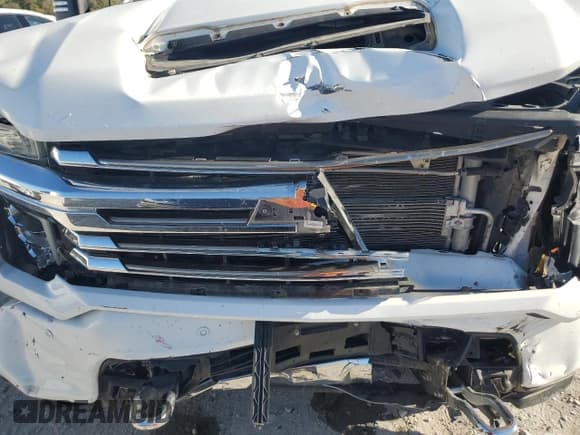 ✅ 2020 Chevrolet Silverado 3500HD High Country • VIN: 1GC4YVEY1LF101071 • Lot: 89710475. Listed on Copart with 116,430 mi. Free auction sales archive from the USA and detailed vehicle history report at DreamBid. Image 11.