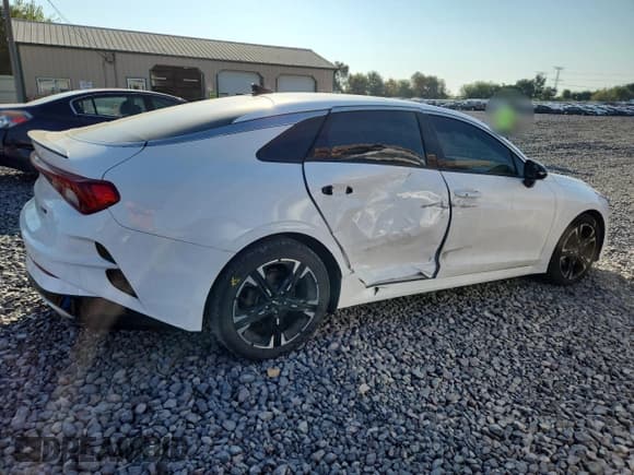 ✅ 2022 Kia K5 GT-Line • VIN: 5XXG64J26NG110514 • Lot: 81345095. Wystawiony na Copart z przebiegiem 122 394 mil. Bezpłatny archiwum sprzedaży aukcyjnych z USA i szczegółowy raport historii pojazdu na DreamBid. Zdjęcie 3.