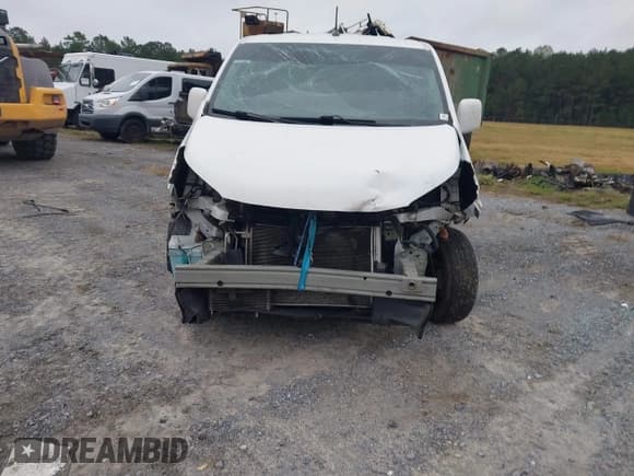 ✅ 2020 Nissan NV200 S • VIN: 3N6CM0KN5LK699467 • Lot: 43530831. Wystawiony na IAAI z przebiegiem 175 432 mil. Bezpłatny archiwum sprzedaży aukcyjnych z USA i szczegółowy raport historii pojazdu na DreamBid. Zdjęcie 13.