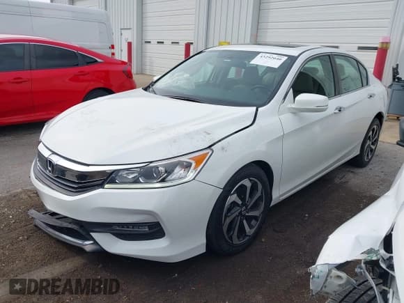 ✅ 2017 Honda Accord EX-L • VIN: 1HGCR2F88HA157648 • Lot: 43292040. Wystawiony na IAAI z przebiegiem 69 973 mil. Bezpłatny archiwum sprzedaży aukcyjnych z USA i szczegółowy raport historii pojazdu na DreamBid. Zdjęcie 17.
