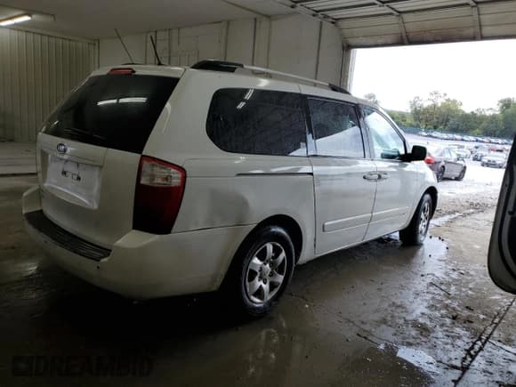 ✅ 2010 Kia Sedona LX • VIN: KNDMG4C30A6349586 • Lot: 85685995. Listed on Copart with 289,414 mi. Free auction sales archive from the USA and detailed vehicle history report at DreamBid. Image 3.