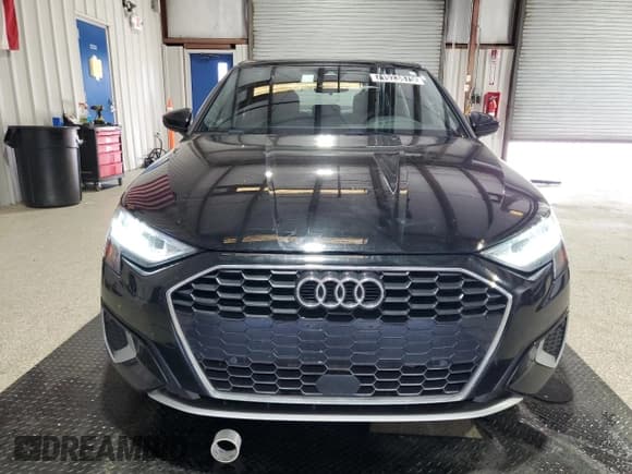 ✅ 2022 Audi A3 Premium • VIN: WAUAUDGY2NA033883 • Lot: 71023875. Wystawiony na Copart z przebiegiem 45 863 mil. Bezpłatny archiwum sprzedaży aukcyjnych z USA i szczegółowy raport historii pojazdu na DreamBid. Zdjęcie 5.