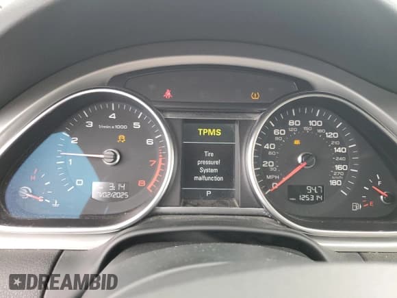 ✅ 2012 Audi Q7 Premium Plus • VIN: WA1LGBFEXCD002059 • Лот: 63006755. Опубликован ранее на Copart с пробегом 125 314 миль. Бесплатный доступ к архиву аукционных продаж из США и подробный отчёт об истории автомобиля на DreamBid. Изображение 9.