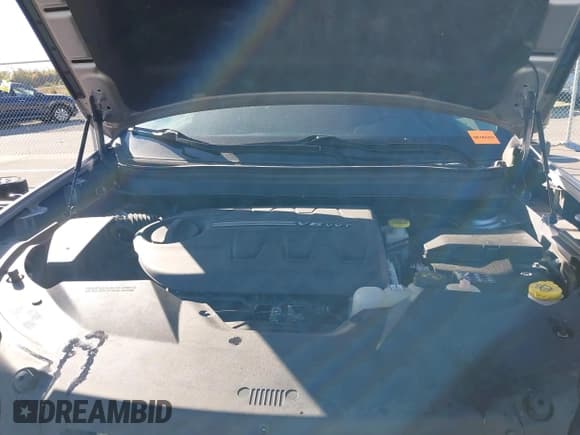 ✅ 2020 Jeep Cherokee Trailhawk • VIN: 1C4PJMBX6LD509424 • Lot: 43489590. Wystawiony na IAAI z przebiegiem 86 780 mil. Bezpłatny archiwum sprzedaży aukcyjnych z USA i szczegółowy raport historii pojazdu na DreamBid. Zdjęcie 10.