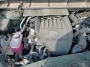 ✅ 2024 Toyota Highlander LE • VIN: 5TDKDRAH6RS539254 • Lot: 82347295. Wystawiony na Copart z przebiegiem 14 855 mil. Bezpłatny archiwum sprzedaży aukcyjnych z USA i szczegółowy raport historii pojazdu na DreamBid. Zdjęcie 17.