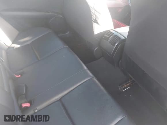 ✅ 2014 Mercedes-Benz C 250 Sport • VIN: WDDGF4HB6ER314397 • Lot: 43896643. Wystawiony na IAAI z przebiegiem 135 214 mil. Bezpłatny archiwum sprzedaży aukcyjnych z USA i szczegółowy raport historii pojazdu na DreamBid. Zdjęcie 8.