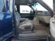 2002 Chevrolet Suburban LT с VIN 1GNFK16Z72J215993, выставлен на аукционе IAAI как лот 43393940 с пробегом 225 505 миль миль и . История ставок и продаж доступна на DreamBid. Изображение 5.