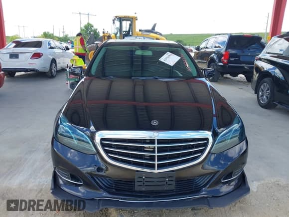 ✅ 2014 Mercedes-Benz E 350 Luxury • VIN: WDDHF8JB5EA863643 • Лот: 42976994. Опубликован ранее на IAAI с пробегом 121 856 миль. Бесплатный доступ к архиву аукционных продаж из США и подробный отчёт об истории автомобиля на DreamBid. Изображение 6.