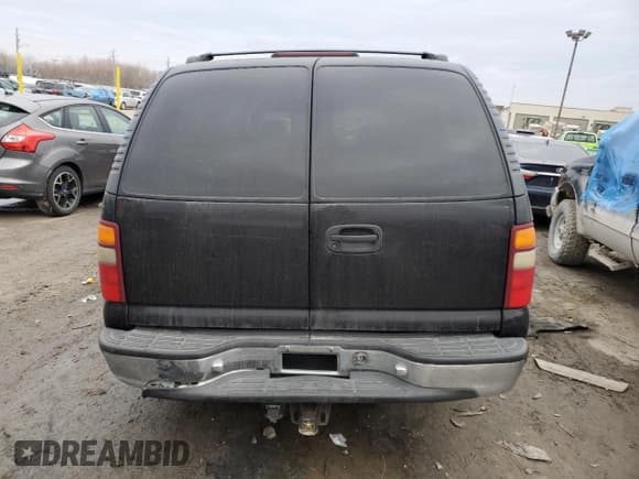✅ 2001 Chevrolet Suburban LS • VIN: 3GNFK16TX1G212288 • Лот: 43882585. Опубликован ранее на Copart с пробегом 312 730 миль. Бесплатный доступ к архиву аукционных продаж из США и подробный отчёт об истории автомобиля на DreamBid. Изображение 6.