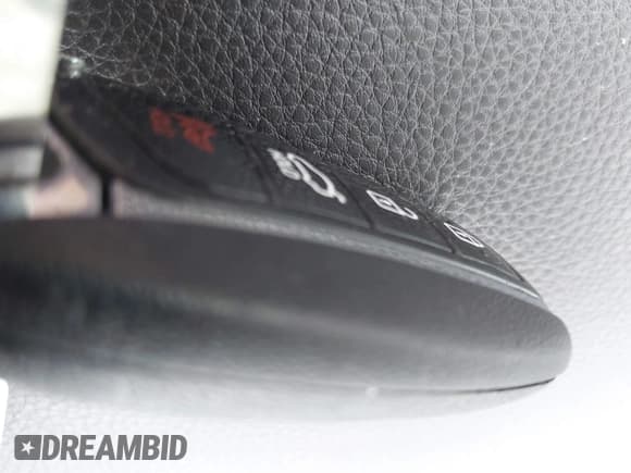 ✅ 2016 Hyundai Azera Limited • VIN: KMHFH4JG6GA569098 • Лот: 42210097. Опубликован ранее на IAAI с пробегом 126 139 миль. Бесплатный доступ к архиву аукционных продаж из США и подробный отчёт об истории автомобиля на DreamBid. Изображение 11.