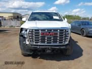 ✅ 2025 GMC Yukon Denali • VIN: 1GKS2DRL0SR284000 • Лот: 43153157. Опубликован ранее на IAAI с пробегом 5 631 миль. Бесплатный доступ к архиву аукционных продаж из США и подробный отчёт об истории автомобиля на DreamBid. Изображение 12.