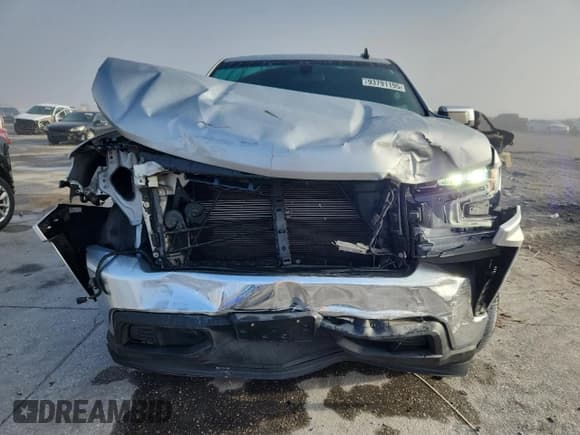 ✅ 2019 Chevrolet Silverado 1500 LT • VIN: 1GCRWCED6KZ208353 • Lot: 93791195. Wystawiony na Copart z przebiegiem 87 783 mil. Bezpłatny archiwum sprzedaży aukcyjnych z USA i szczegółowy raport historii pojazdu na DreamBid. Zdjęcie 5.