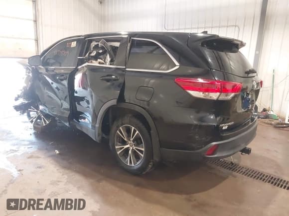 ✅ 2019 Toyota Highlander LE • VIN: 5TDBZRFH3KS933004 • Lot: 42708909. Wystawiony na IAAI z przebiegiem Nie podano. Bezpłatny archiwum sprzedaży aukcyjnych z USA i szczegółowy raport historii pojazdu na DreamBid. Zdjęcie 3.