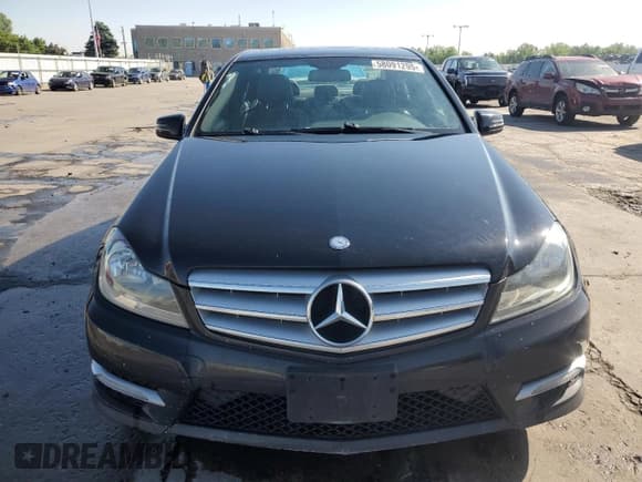 ✅ 2013 Mercedes-Benz C 300 Sport • VIN: WDDGF8AB7DR245588 • Lot: 58091295. Wystawiony na Copart z przebiegiem 90 242 mil. Bezpłatny archiwum sprzedaży aukcyjnych z USA i szczegółowy raport historii pojazdu na DreamBid. Zdjęcie 5.