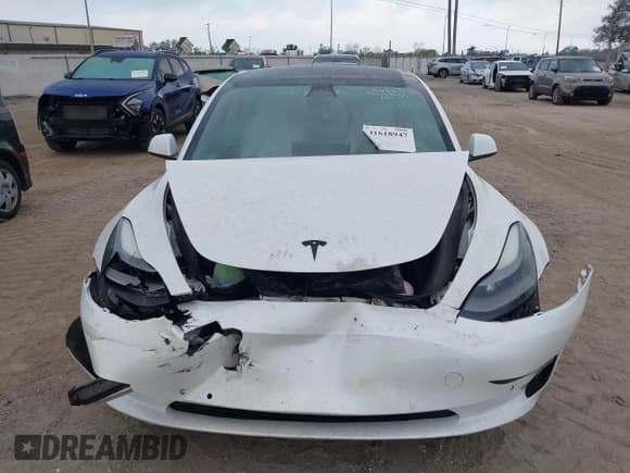 ✅ 2022 Tesla Model 3 Long Range • VIN: 5YJ3E1EB9NF115364 • Lot: 41618947. Wystawiony na IAAI z przebiegiem 58 196 mil. Bezpłatny archiwum sprzedaży aukcyjnych z USA i szczegółowy raport historii pojazdu na DreamBid. Zdjęcie 11.