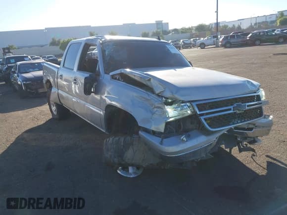 ✅ 2006 Chevrolet Silverado 1500 LT1 • VIN: 2GCEC13T661221589 • Лот: 43487047. Опубликован ранее на IAAI с пробегом 145 400 миль. Бесплатный доступ к архиву аукционных продаж из США и подробный отчёт об истории автомобиля на DreamBid. Изображение 6.