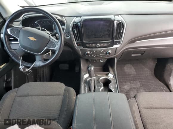 ✅ 2020 Chevrolet Traverse LT Cloth • VIN: 1GNERGKW7LJ319617 • Lot: 84260345. Wystawiony na Copart z przebiegiem 72 214 mil. Bezpłatny archiwum sprzedaży aukcyjnych z USA i szczegółowy raport historii pojazdu na DreamBid. Zdjęcie 8.