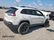 ✅ 2019 Jeep Cherokee Latitude Plus • VIN: 1C4PJLLB0KD466100 • Lot: 85128315. Wystawiony na Copart z przebiegiem Nie podano. Bezpłatny archiwum sprzedaży aukcyjnych z USA i szczegółowy raport historii pojazdu na DreamBid. Zdjęcie 3.