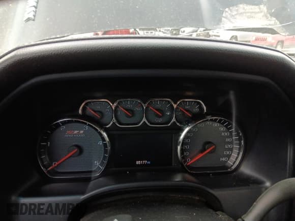 ✅ 2015 Chevrolet Silverado 2500HD LTZ • VIN: 1GC1KWE84FF180962 • Lot: 51786335. Wystawiony na Copart z przebiegiem 85 177 mil. Bezpłatny archiwum sprzedaży aukcyjnych z USA i szczegółowy raport historii pojazdu na DreamBid. Zdjęcie 9.