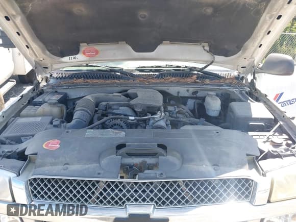 ✅ 2005 Chevrolet Silverado 2500HD • VIN: 1GBHC24285E148347 • Lot: 42799812. Wystawiony na IAAI z przebiegiem Nie podano. Bezpłatny archiwum sprzedaży aukcyjnych z USA i szczegółowy raport historii pojazdu na DreamBid. Zdjęcie 10.