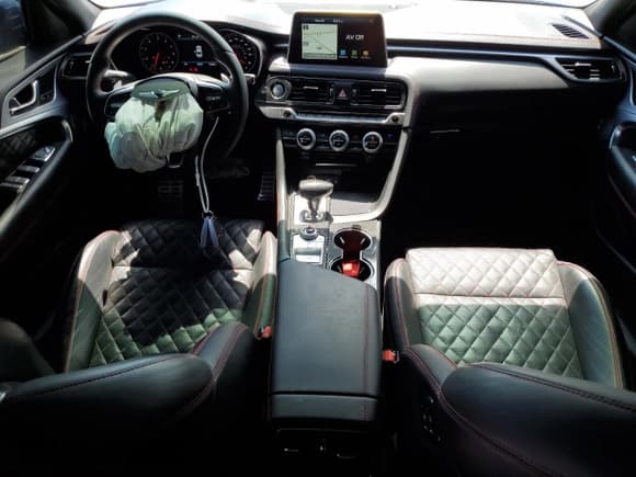 ✅ 2020 Genesis G70 3.3T • VIN: KMTG34LE7LU058061 • Lot: 57534815. Listed on Copart with 76,885 mi. Free auction sales archive from the USA and detailed vehicle history report at DreamBid. Image 8.