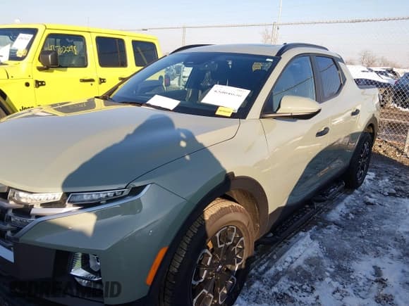 ✅ 2022 Hyundai Santa Cruz SEL • VIN: 5NTJCDAE8NH018805 • Lot: 43864030. Listed on IAAI with 68,985 mi. Free auction sales archive from the USA and detailed vehicle history report at DreamBid. Image 17.