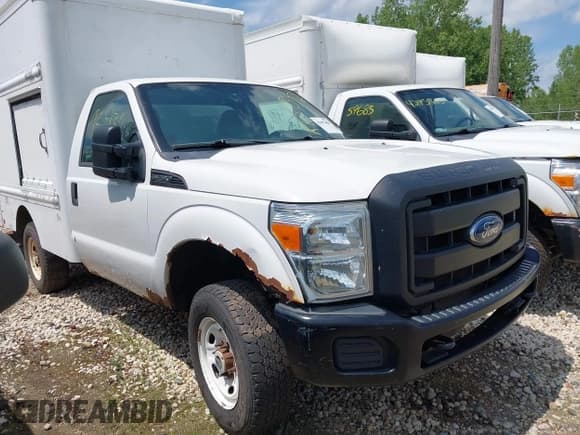 ✅ 2012 Ford F-250 XL • VIN: 1FDBF2B66CEC35476 • Lot: 42495436. Wystawiony na IAAI z przebiegiem 505 745 mil. Bezpłatny archiwum sprzedaży aukcyjnych z USA i szczegółowy raport historii pojazdu na DreamBid. Zdjęcie 1.