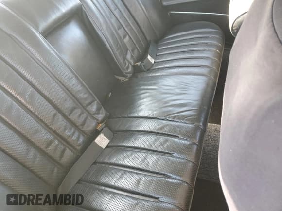 ✅ 1972 Mercedes-Benz 280 • VIN: 10806712014161 • Лот: 84593685. Опубликован ранее на Copart с пробегом 92 360 миль. Бесплатный доступ к архиву аукционных продаж из США и подробный отчёт об истории автомобиля на DreamBid. Изображение 10.