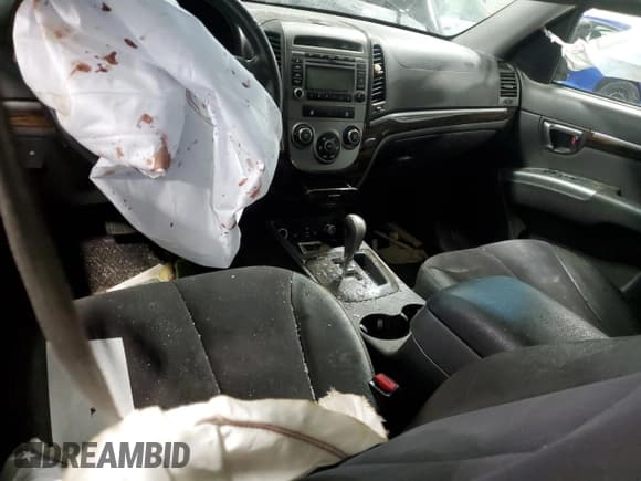 ✅ 2011 Hyundai Santa Fe SE • VIN: 5XYZHDAG0BG011063 • Lot: 68551274. Listed on Copart with 153,011 mi. Free auction sales archive from the USA and detailed vehicle history report at DreamBid. Image 8.