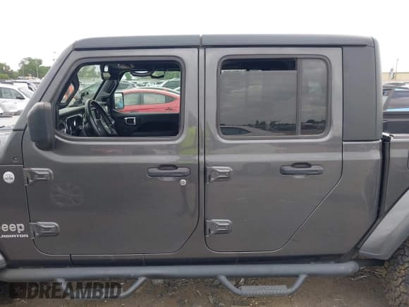 ✅ 2020 Jeep Gladiator Overland • VIN: 1C6HJTFG8LL166086 • Lot: 42016222. Listed on IAAI with 102,232 mi. Free auction sales archive from the USA and detailed vehicle history report at DreamBid. Image 14.