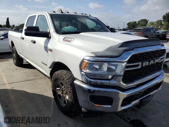✅ 2022 Ram 3500 Tradesman • VIN: 3C63R3GJ9NG288971 • Лот: 86701745. Опубликован ранее на Copart с пробегом 115 522 миль. Бесплатный доступ к архиву аукционных продаж из США и подробный отчёт об истории автомобиля на DreamBid. Изображение 4.