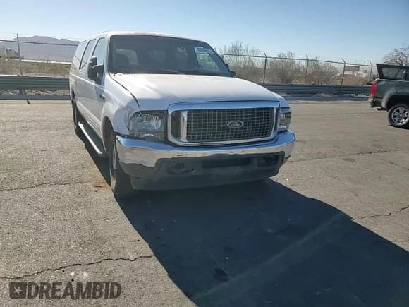 ✅ 2000 Ford Excursion XLT • VIN: 1FMNU40S5YEB87300 • Lot: 91559835. Wystawiony na Copart z przebiegiem 215 114 mil. Bezpłatny archiwum sprzedaży aukcyjnych z USA i szczegółowy raport historii pojazdu na DreamBid. Zdjęcie 14.