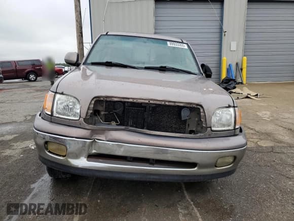 ✅ 2002 Toyota Tundra Limited • VIN: 5TBRT38152S242630 • Lot: 89933355. Listed on Copart with 684,168 mi. Free auction sales archive from the USA and detailed vehicle history report at DreamBid. Image 5.