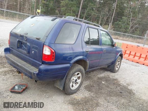 ✅ 2002 Isuzu Rodeo S • VIN: 4S2CK58W824315044 • Lot: 41532841. Listed on IAAI with 285,951 mi. Free auction sales archive from the USA and detailed vehicle history report at DreamBid. Image 4.