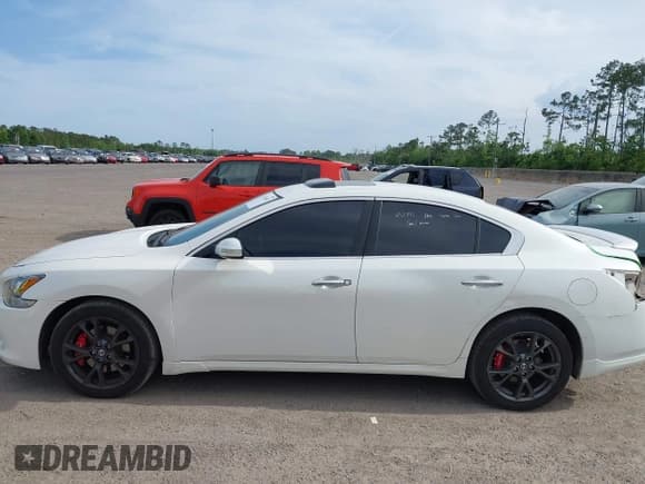 ✅ 2014 Nissan Maxima SV • VIN: 1N4AA5AP3EC466222 • Lot: 42176683. Listed on IAAI with 135,575 mi. Free auction sales archive from the USA and detailed vehicle history report at DreamBid. Image 14.