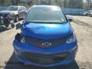 ✅ 2018 Chevrolet Bolt EV Premier • VIN: 1G1FX6S01J4137764 • Lot: 89164965. Wystawiony na Copart z przebiegiem Nie podano. Bezpłatny archiwum sprzedaży aukcyjnych z USA i szczegółowy raport historii pojazdu na DreamBid. Zdjęcie 5.