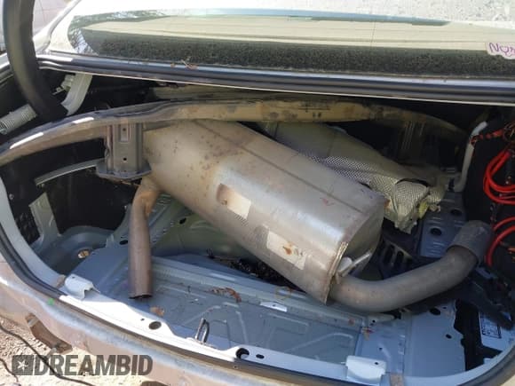 ✅ 2015 BMW 3 Series 320i xDrive • VIN: WBA3C3G57FNS74828 • Lot: 41920253. Wystawiony na IAAI z przebiegiem 72 521 mil. Bezpłatny archiwum sprzedaży aukcyjnych z USA i szczegółowy raport historii pojazdu na DreamBid. Zdjęcie 18.