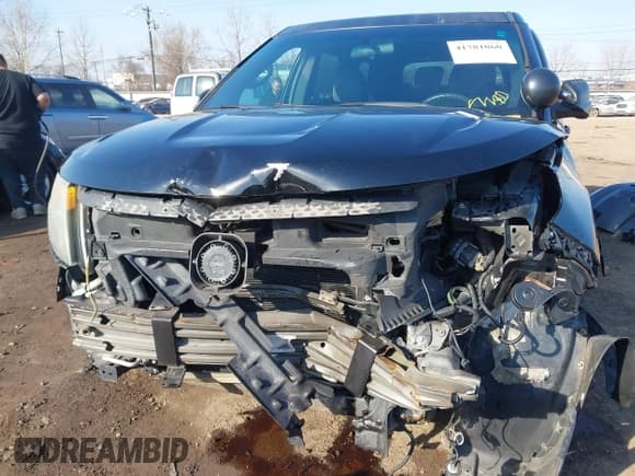 ✅ 2014 Ford Police Interceptor Utility • VIN: 1FM5K8AR0EGC14072 • Lot: 41781060. Wystawiony na IAAI z przebiegiem 173 354 mil. Bezpłatny archiwum sprzedaży aukcyjnych z USA i szczegółowy raport historii pojazdu na DreamBid. Zdjęcie 6.