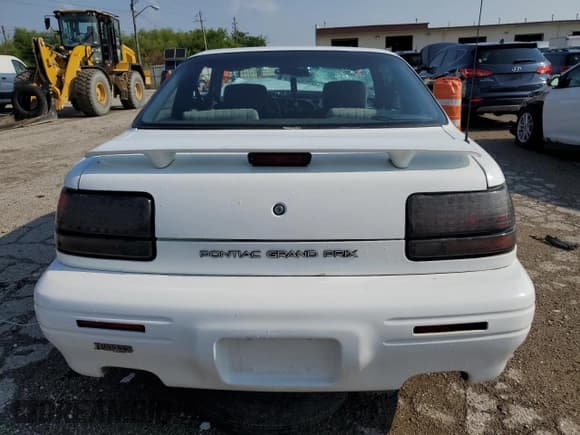 ✅ 1995 Pontiac Grand Prix SE • VIN: 1G2WJ12M1SF335740 • Lot: 62720394. Wystawiony na Copart z przebiegiem 208 772 mil. Bezpłatny archiwum sprzedaży aukcyjnych z USA i szczegółowy raport historii pojazdu na DreamBid. Zdjęcie 6.