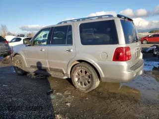 ✅ 2003 Lincoln Navigator Luxury • VIN: 5LMFU28R03LJ27677 • Lot: 81556734. Wystawiony na Copart z przebiegiem 178 421 mil. Bezpłatny archiwum sprzedaży aukcyjnych z USA i szczegółowy raport historii pojazdu na DreamBid. Zdjęcie 2.