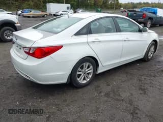 ✅ 2013 Hyundai Sonata GLS • VIN: 5NPEB4AC1DH768661 • Lot: 43444564. Wystawiony na IAAI z przebiegiem 211 840 mil. Bezpłatny archiwum sprzedaży aukcyjnych z USA i szczegółowy raport historii pojazdu na DreamBid. Zdjęcie 4.