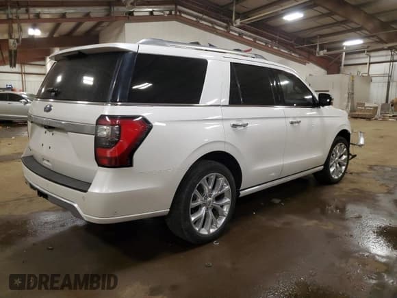 ✅ 2018 Ford Expedition Platinum • VIN: 1FMJU1MT8JEA00993 • Lot: 93372415. Wystawiony na Copart z przebiegiem 130 265 mil. Bezpłatny archiwum sprzedaży aukcyjnych z USA i szczegółowy raport historii pojazdu na DreamBid. Zdjęcie 3.