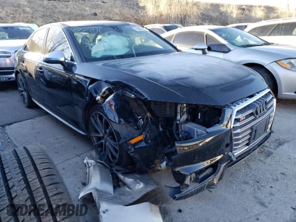 ✅ 2018 Audi S4 Prestige • VIN: WAUC4AF49JA001237 • Lot: 59660642. Wystawiony na Copart z przebiegiem 24 674 mil. Bezpłatny archiwum sprzedaży aukcyjnych z USA i szczegółowy raport historii pojazdu na DreamBid. Zdjęcie 1.