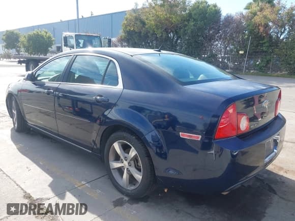 ✅ 2011 Chevrolet Malibu 1LT • VIN: 1G1ZC5E1XBF204018 • Lot: 43668511. Listed on IAAI with 257,666 mi. Free auction sales archive from the USA and detailed vehicle history report at DreamBid. Image 3.