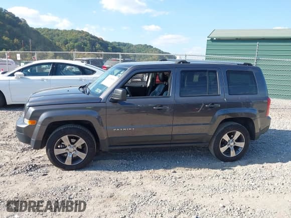 ✅ 2016 Jeep Patriot High Altitude • VIN: 1C4NJRFB9GD511712 • Lot: 43234856. Wystawiony na IAAI z przebiegiem 137 715 mil. Bezpłatny archiwum sprzedaży aukcyjnych z USA i szczegółowy raport historii pojazdu na DreamBid. Zdjęcie 14.