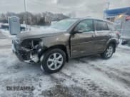 ✅ 2012 Toyota RAV4 Limited • VIN: 2T3DK4DV8CW082049 • Лот: 94243545. Опубликован ранее на Copart с пробегом 179 495 миль. Бесплатный доступ к архиву аукционных продаж из США и подробный отчёт об истории автомобиля на DreamBid. Изображение 1.