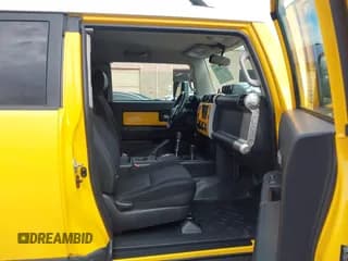 ✅ 2007 Toyota FJ Cruiser • VIN: JTEBU11F170082591 • Лот: 43740492. Опубликован ранее на IAAI с пробегом 130 686 миль. Бесплатный доступ к архиву аукционных продаж из США и подробный отчёт об истории автомобиля на DreamBid. Изображение 5.