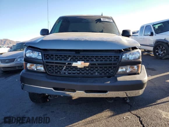 ✅ 2006 Chevrolet Silverado 2500HD LT1 • VIN: 1GCHK23246F133033 • Lot: 84415664. Wystawiony na Copart z przebiegiem 218 218 mil. Bezpłatny archiwum sprzedaży aukcyjnych z USA i szczegółowy raport historii pojazdu na DreamBid. Zdjęcie 5.